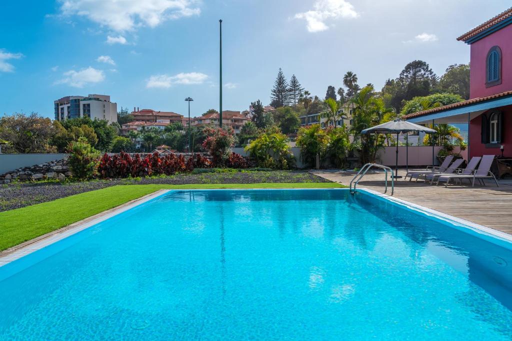 Villa Century House with private pool by HR Madeira Rua Doutor Pita No, 2. Quinta da Nogueira, 9000-089 Funchal