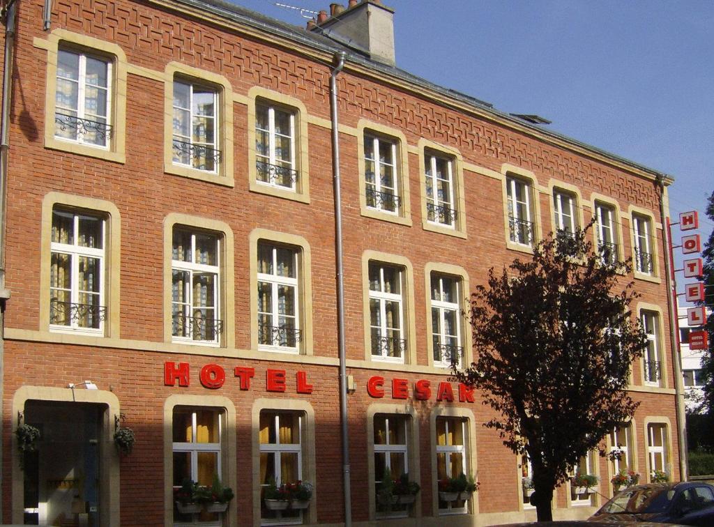 Hôtel Cesar Hotel 23 Avenue Du Marechal Leclerc, 08000 Charleville-Mézières