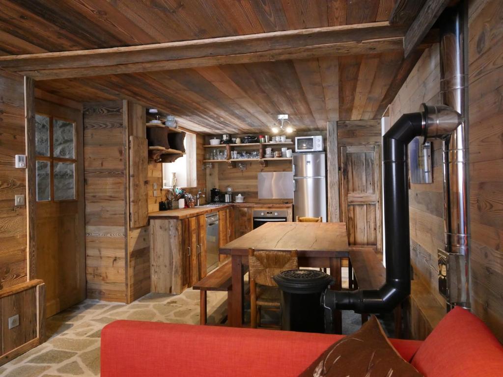 Chalets Chalet 1692 vieux village, 73480 Bonneval-sur-Arc