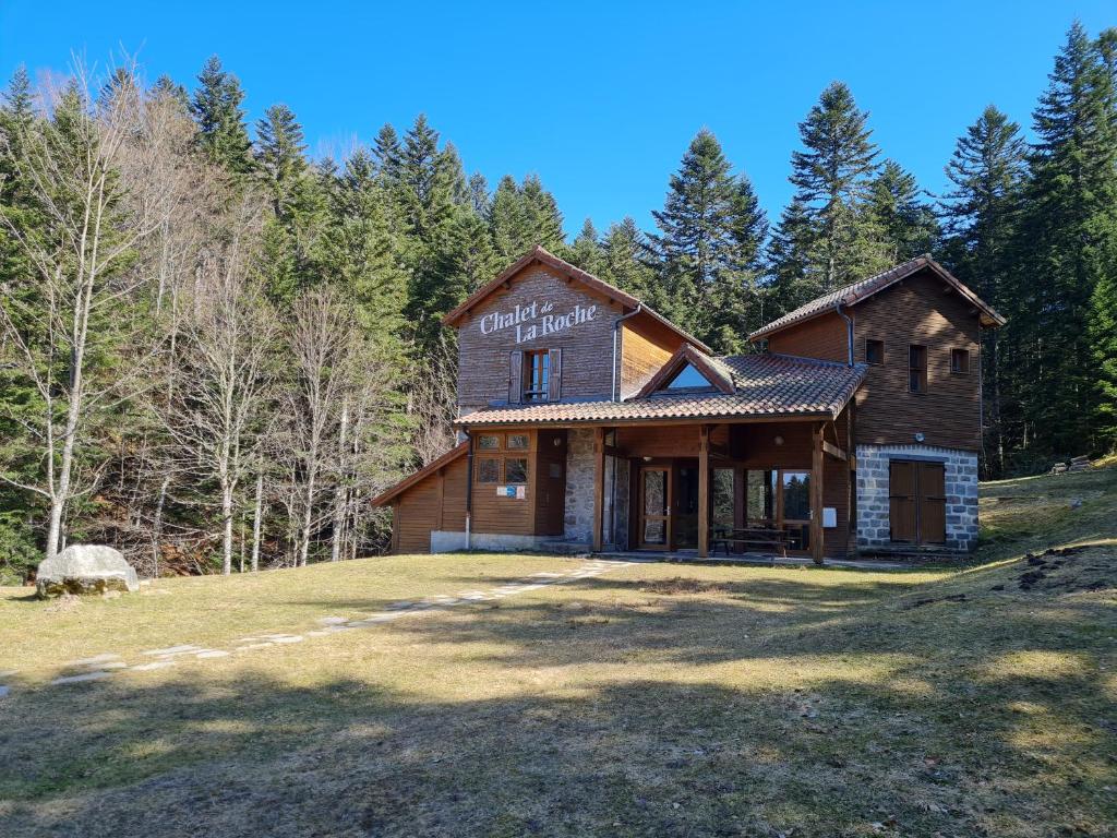 Chalet Chalet accueillant et isolé en pleine nature Chez Béal, 63480 Vertolaye