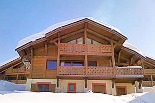 Chalet Amitie near supervised lake, 100 m slopes, multi-activity pass FREE Les Gets france