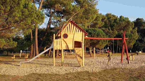 Camping Chalet au pied du lac 1590 Route du Lac Sainte-Eulalie-en-Born