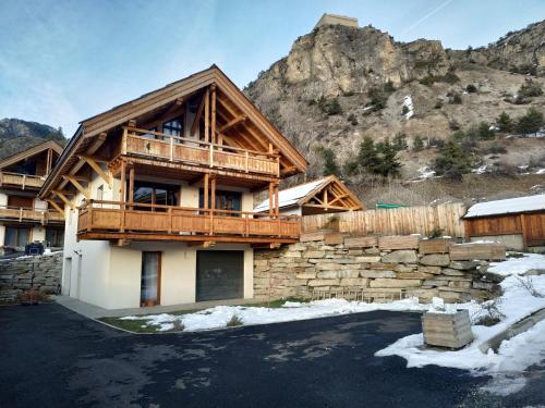 Chalet Chalet au ski Briançon Serre Chevalier 75d Avenue du Col de lizoard Briançon