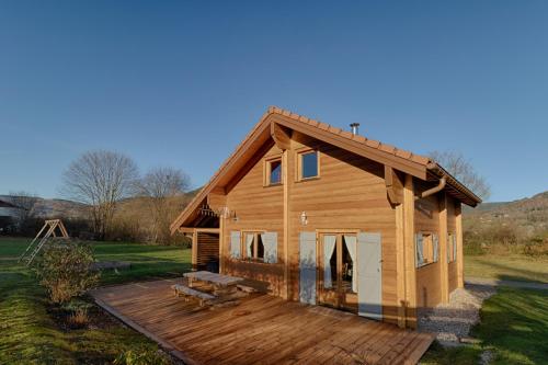 Chalet avec Jacuzzi et Piscine, déco soignée esprit cocooning Ramonchamp france