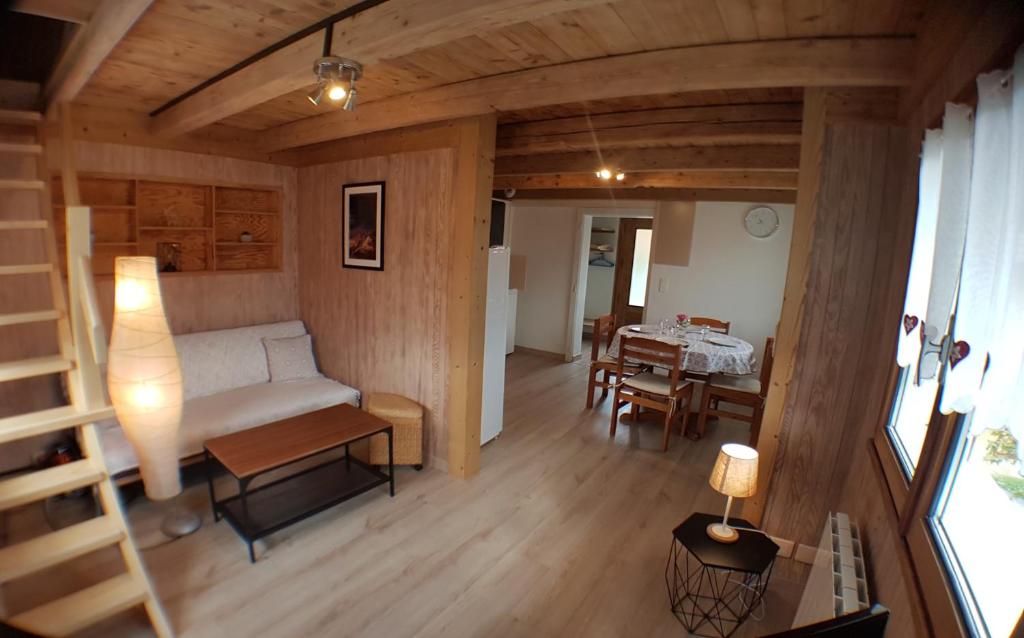 Chalet Chalet avec terrasse et vue sur le Mt-Blanc 533 Route des Paccots, 74700 Sallanches