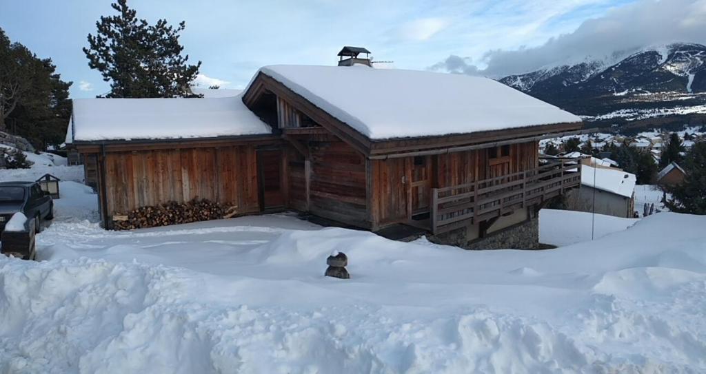 Chalet Bolquère I Chalet Boolly 5 étoiles luxe et bois I Vue montagne 19 ter Avenue de Cerdagne 66210 Bolquère-Pyrénées 2000