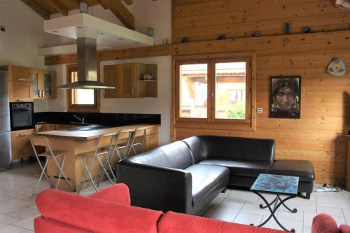 Brilliantly located spacious 4-Bedroom Chalet