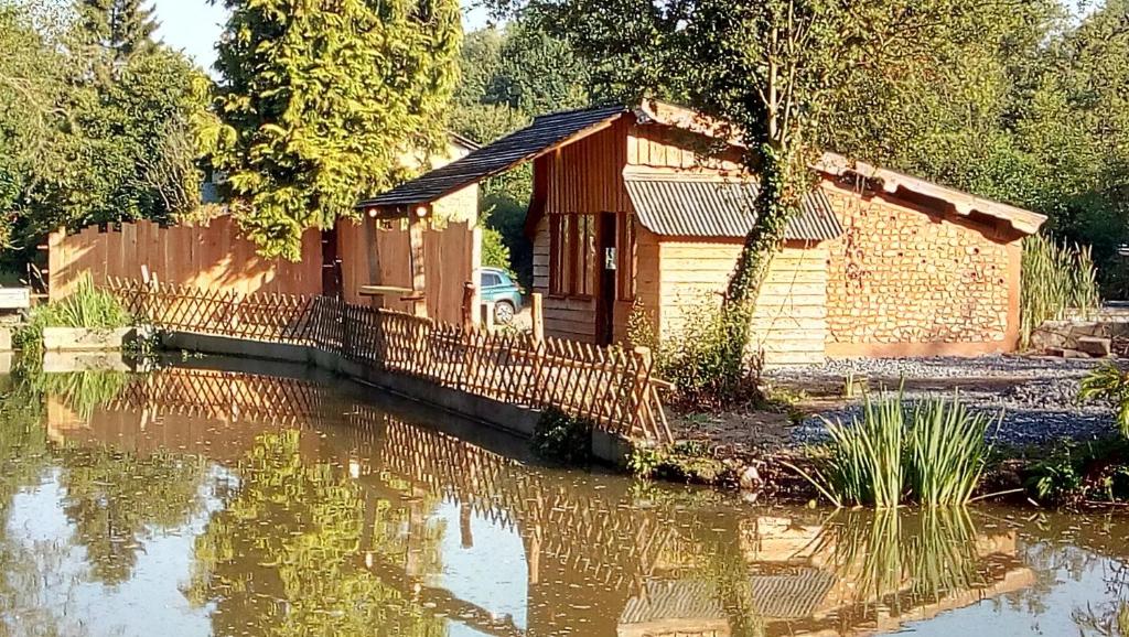 Cabane de Moon , cabane fario 3 le rouge douai, 50680 Moon-sur-Elle