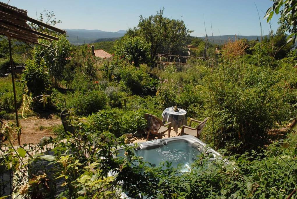 Cabane et potager sud Cévennes, jacuzzi en option Lacamp, 30440 Roquedur