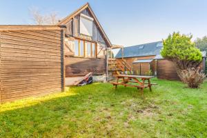 Calm chalet with pool close to Cabourg center - Welkeys