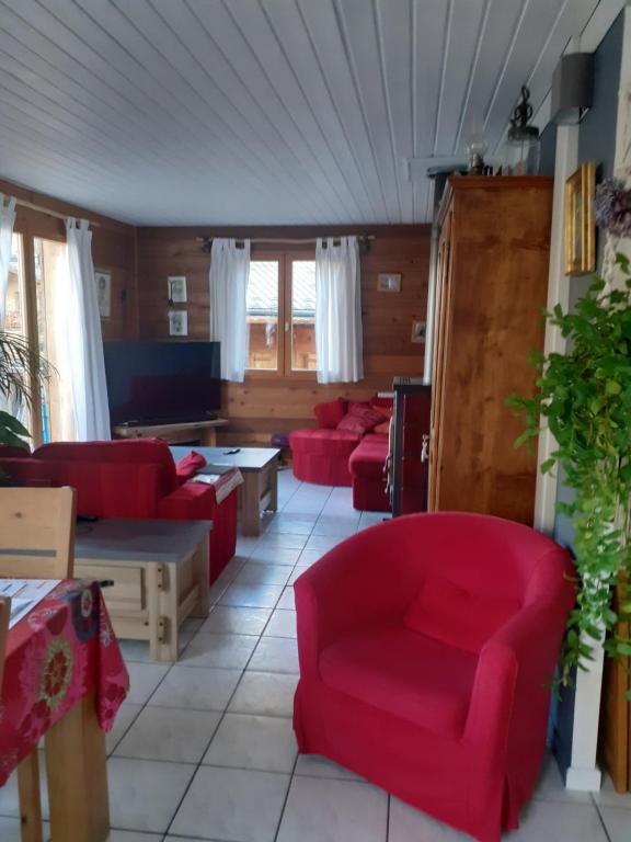 Chalet chalet calme et ensoleillé lotissement du chef lieu, 73640 Sainte-Foy-Tarentaise