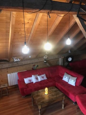Chalet 1830 au pied du MONT CHARVIN 80 La Savatte, 74230 La Savatte