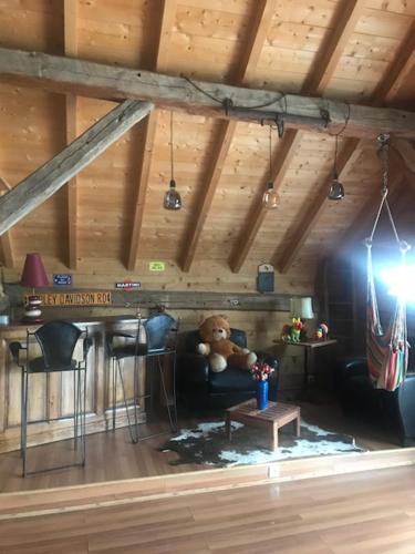 Chalet 1830 au pied du MONT CHARVIN