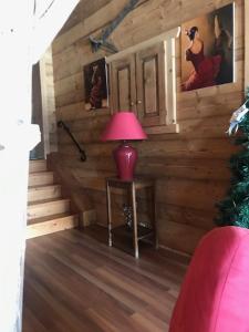 Chalet 1830 au pied du MONT CHARVIN