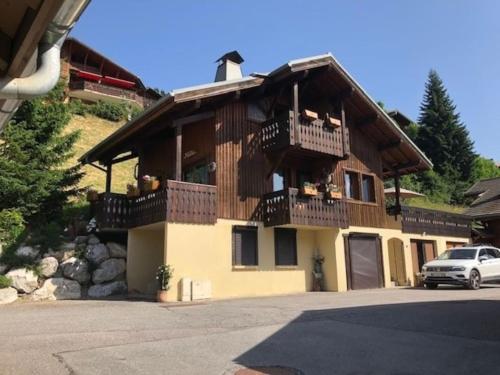 Chalet 500 m du village et du front de neige