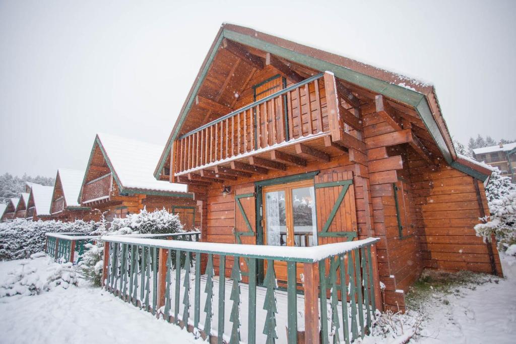 Chalet Arctic pistes 5mn à pied vue montagne 10 rue d'als esquits Lotissement les genêts chalet n°3, 66210 Bolquère-Pyrénées 2000