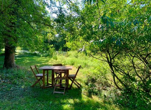Chalet au bord de l eau