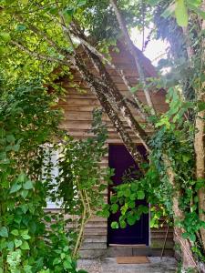 Chalet au bord de l eau