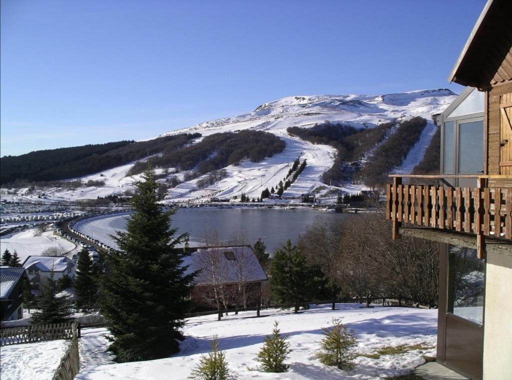 Chalet- Capacité 8/10 pers au cœur de la station 12 Avenue du Sancy, 63610 Besse-et-Saint-Anastaise