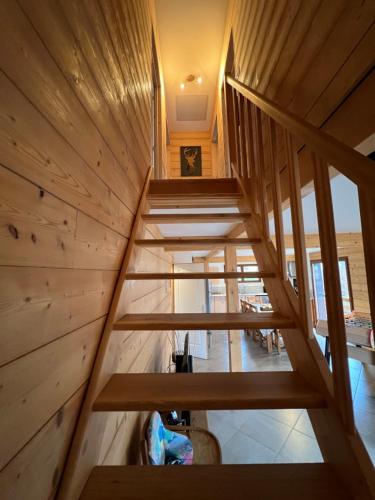 Chalet Casa de Monzel with 6-Person Jacuzzi & Panoramic View