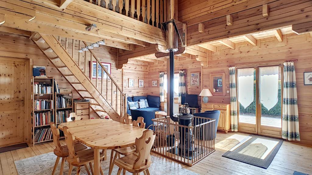 Chalet Chalet chaleureux - 9 personnes - 3km des pistes - proche Morzine - Iaorana Impasse Rives de Dranse 61 74430 Saint-Jean-dʼAulps