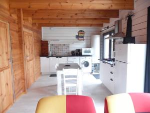 Chalet cosy avec parking et Internet