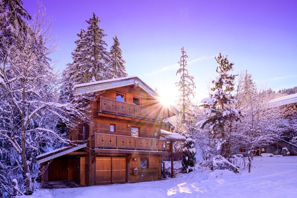 Chalet Côté Cœur, La Tania, with Outdoor Hot Tub and 7 Ensuite Rooms Chalet Cote Coeur, La Tania Impasse des Buts, 73120 La Tania