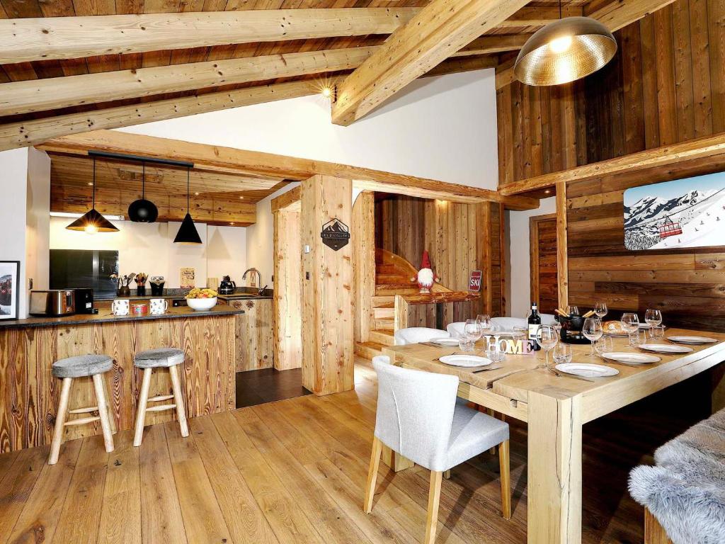 Chalet Courchevel, 6 pièces, 12 personnes - FR-1-575-20 Route de l'Etrivaz La Tania, 73120 Courchevel