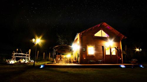 Chalet d'une chambre avec vue sur le lac jacuzzi et jardin clos a Novalaise a 2 km de la plage