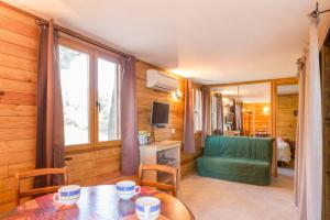 Chalet de 2 chambres avec piscine privee et jardin clos a Le Beausset a 8 km de la plage