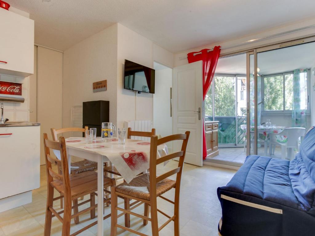 Chalet de 2 chambres avec terrasse amenagee et wifi a Ger de Boutx a 4 km des pistes