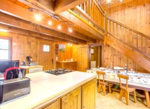 Chalet de 2 chambres avec terrasse amenagee et wifi a Saint Gervais les Bains a 3 km des pistes