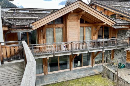 CHALET de  235 m avec BALCON-JARDIN à Chamonix