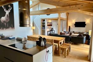 CHALET de  235 m avec BALCON-JARDIN à Chamonix