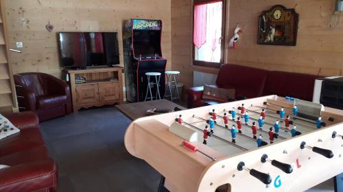 Chalet de 3 chambres avec jacuzzi jardin amenage et wifi a Xonrupt Longemer a 5 km des pistes