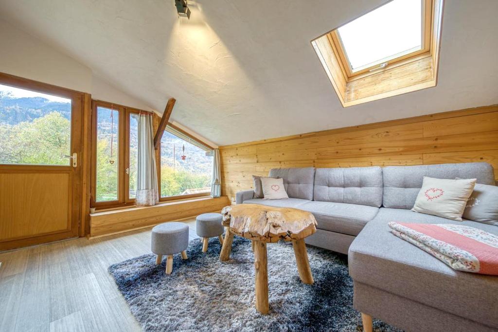 Chalet Chalet de 3 chambres avec jardin amenage et wifi a Cevins 37 Impasse de Morat 73730 Cevins