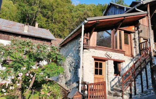 Chalet de 3 chambres avec jardin amenage et wifi a Cevins