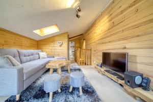 Chalet de 3 chambres avec jardin amenage et wifi a Cevins