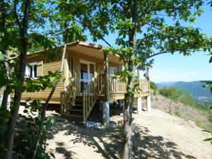 Chalet de 3 chambres avec piscine partagee jardin et wifi a Gravieres