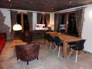 Chalet de 3 chambres avec sauna jardin clos et wifi a Champagny en Vanoise