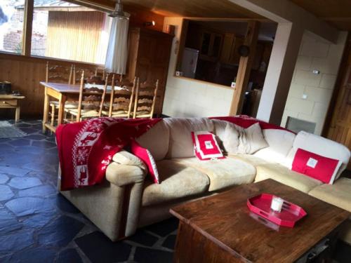 Chalet de 4 chambres a Allos a 185 m des pistes avec terrasse amenagee et wifi