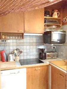 Chalet de 4 chambres a Saint Chaffrey a 400 m des pistes avec terrasse amenagee et wifi