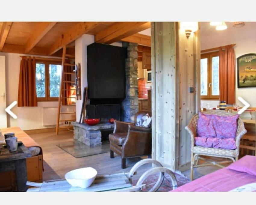 Chalet de charme au bord de la piste. 73550 Les Allues