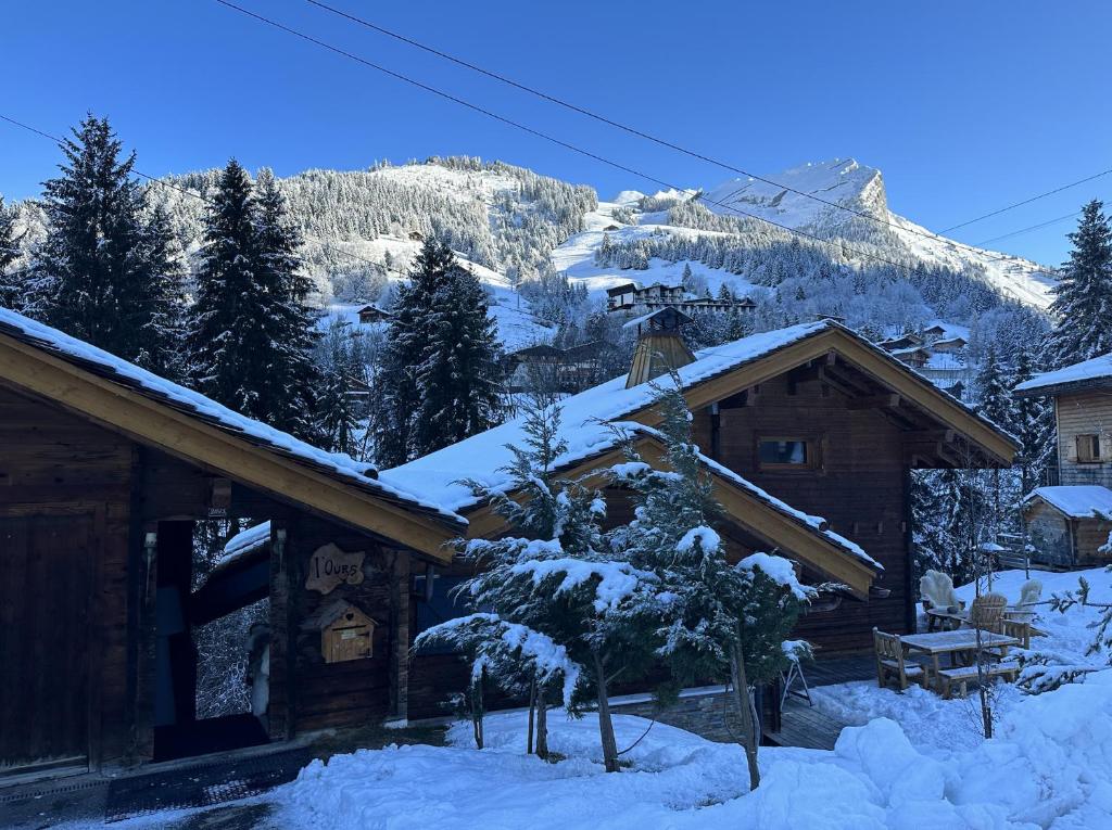 Chalet Chalet de l'Ours : 4 étoiles-spa-proche des pistes 2493 Route de l'Étale 74220 La Clusaz