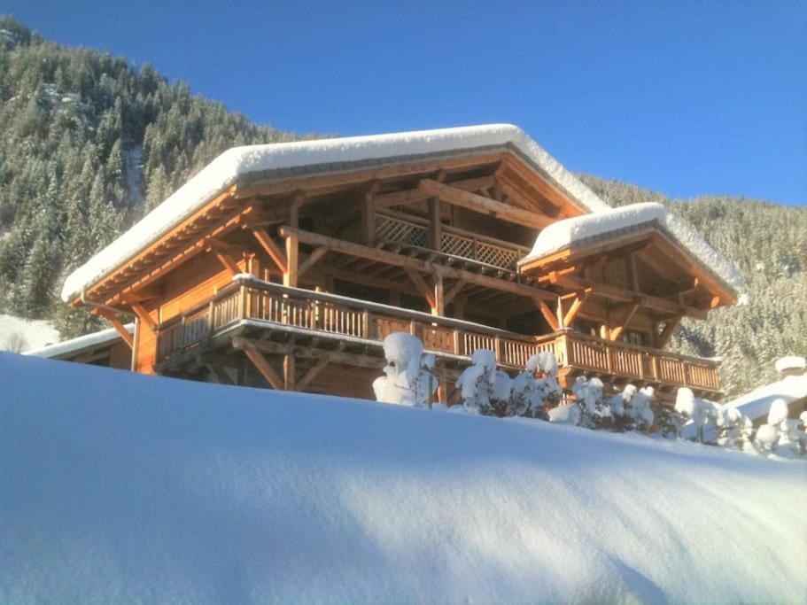 Chalet Chalet de montagne style savoyard, vue sur pistes 744 Route de Pré la Joux 74390 Châtel