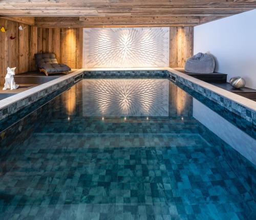 Chalet des Amis - 15 pers à Meribel - 400m piscine salle de jeux ciné