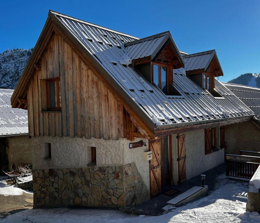 Chalet des Grangettes à 200m des pistes - Huez 4 Impasse des Grangettes, 38750 Huez