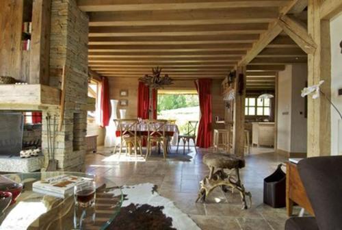 Chalet Eden White