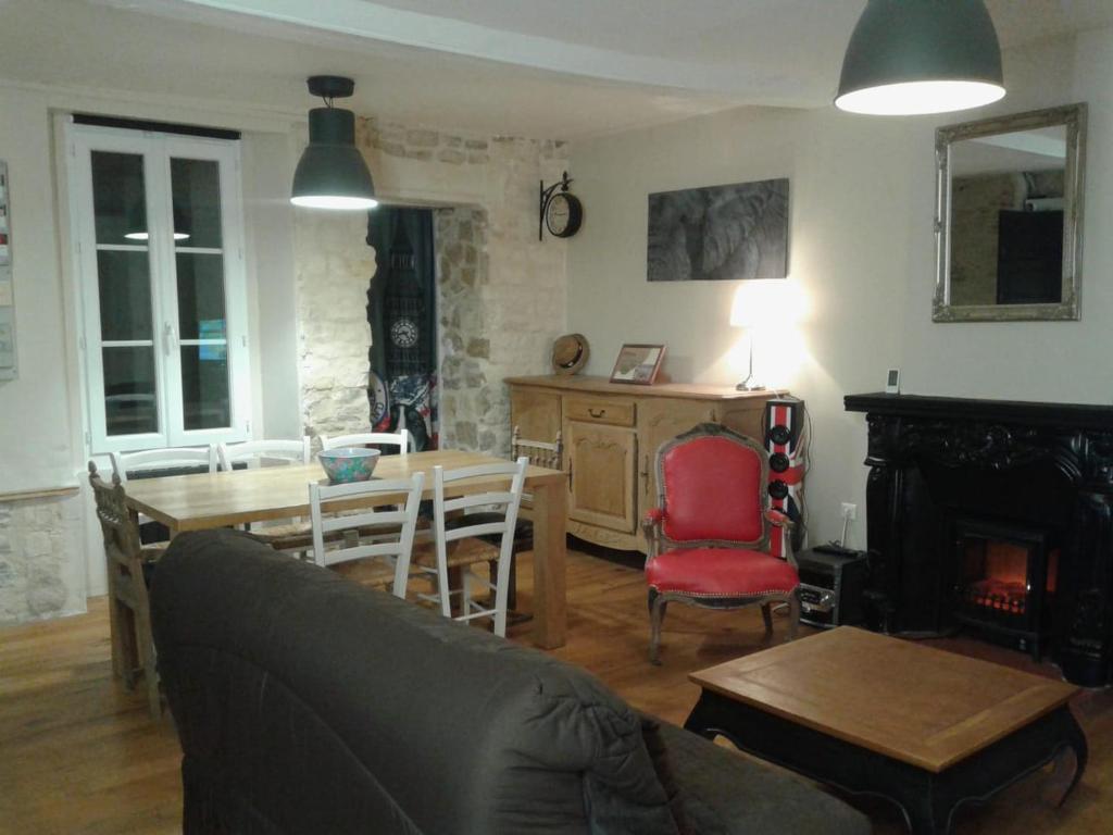 Chalet en bord de Seine 91830 Le Coudray-Montceaux