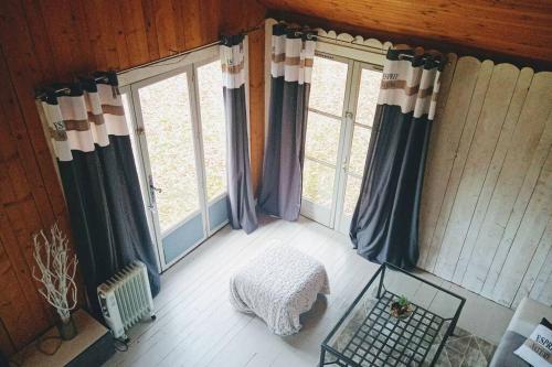Chalet en forêt, brame du cerf